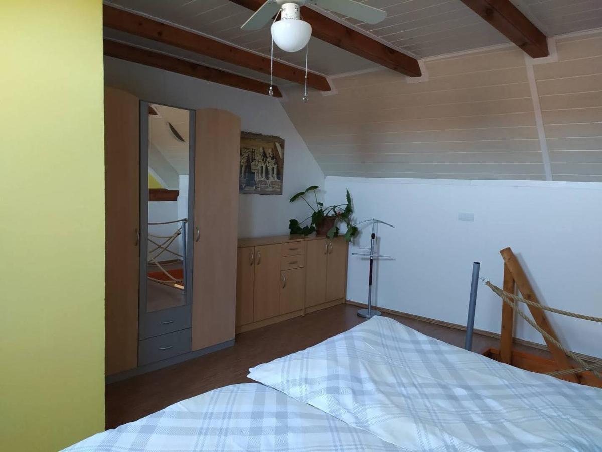 Apartman Na Statku Apartment Klec Екстериор снимка