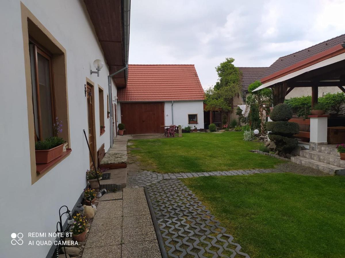 Apartman Na Statku Apartment Klec Екстериор снимка